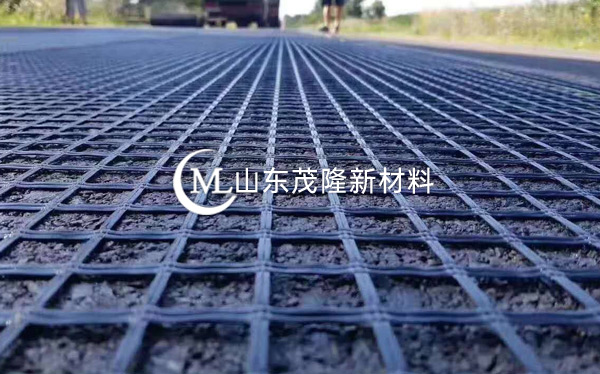 《济青高速改扩建》玻纤钢塑格栅、抗裂贴施工