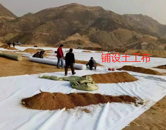 土工布、土工格栅等材料为什么怕暴露在太阳下呢