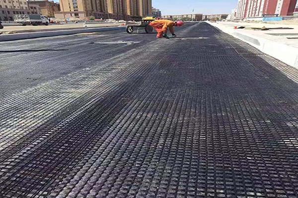 在高速公路施工中土工格栅应该怎么应用呢？  第1张