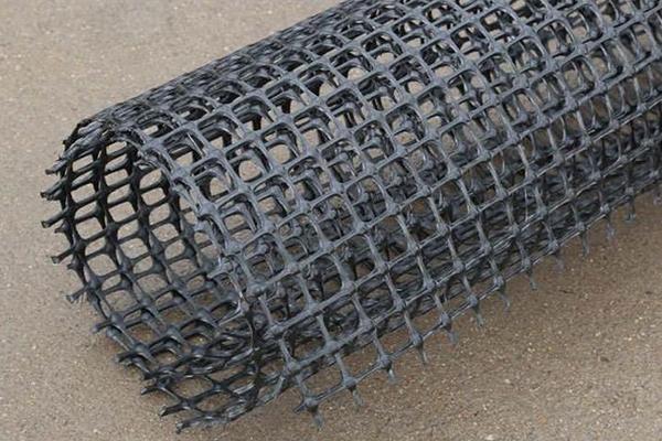 双向塑料土工格栅在养殖中的应用 第1张