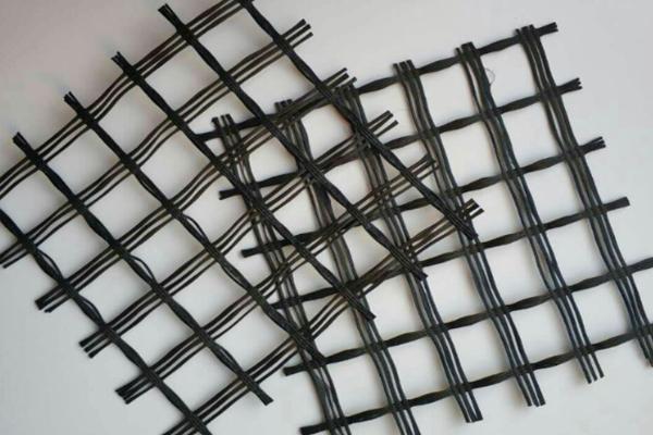 【土工格栅厂家】双向土工格栅加筋边坡性能有哪些优势  第1张