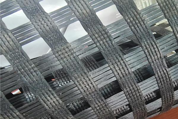 经编涤纶土工格栅施工，提升工程质量和安全保障  第1张