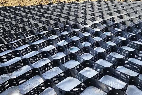 土工格栅与土工格室：你真的了解它们的区别吗？  第3张