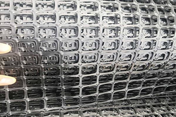 双向经编涤纶土工格栅标准解读:材料性能与施工要求一览 第3张