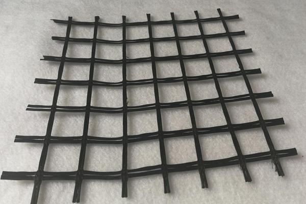 土工格栅在增强层中的应用方法详解  第2张