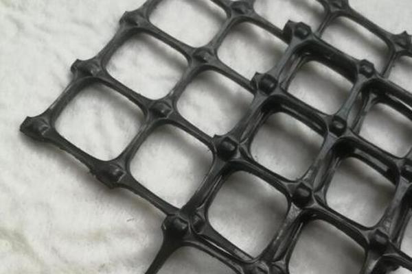 塑料土工格栅的标准解读及应用指南  第1张