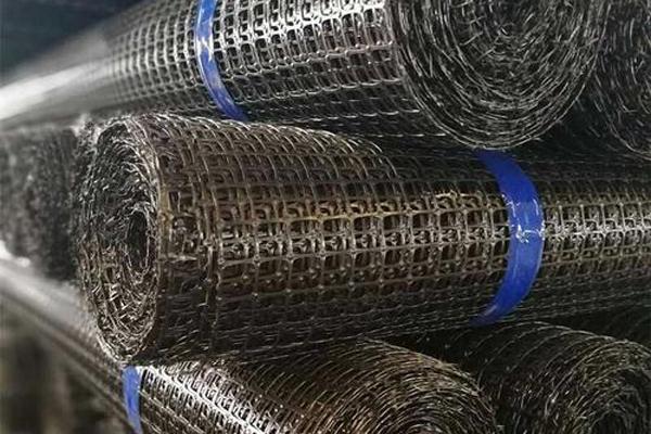 土工格栅是钢筋结构的吗？  第2张