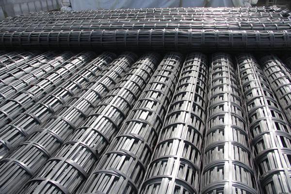 土工格栅与土工膜的区别究竟在哪里？  第1张