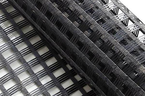 聚酯土工格栅是否含有钢丝构成？  第3张