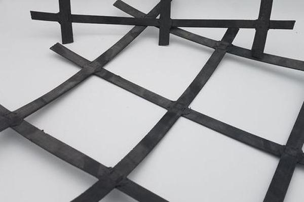 钢塑土工格栅连接点分离力强的保障方法详解  第1张