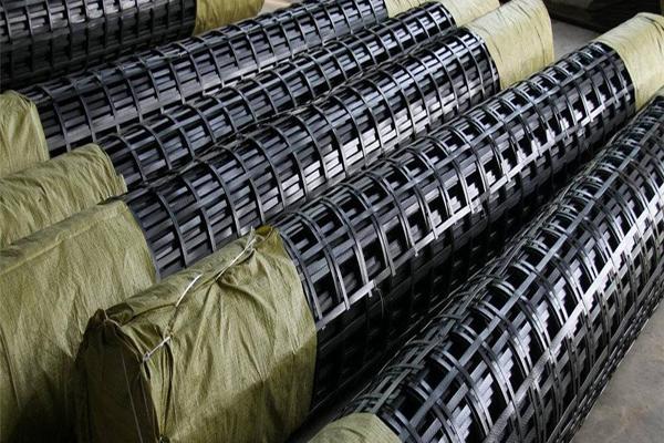 土工格栅u型钉间距要求规范有哪些  第2张