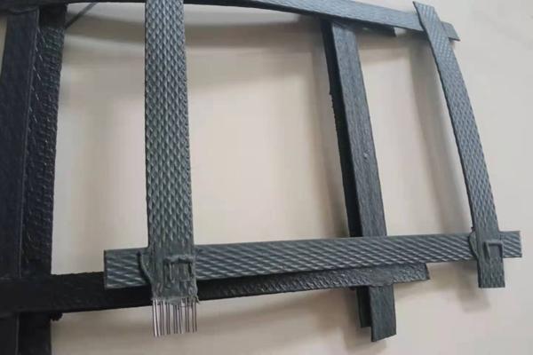 钢塑土工格栅和玻纤土工格栅可以混用吗 第1张