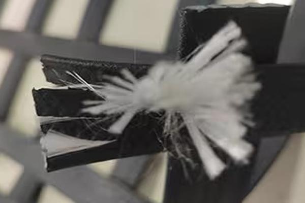 高韧性聚酯纱线集束土工格栅与聚酯经编涤纶土工格栅的区别有哪些  第1张